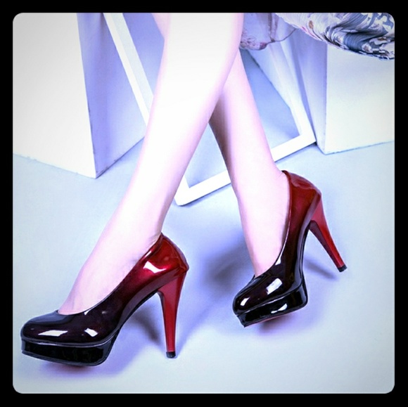 Shoes - NEW Gradient heels